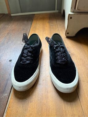 SeaVees Black Velvet Low-Top Sneakers with White Sole